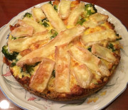 Hartige taart sperziebonen broccoli zalm en brie